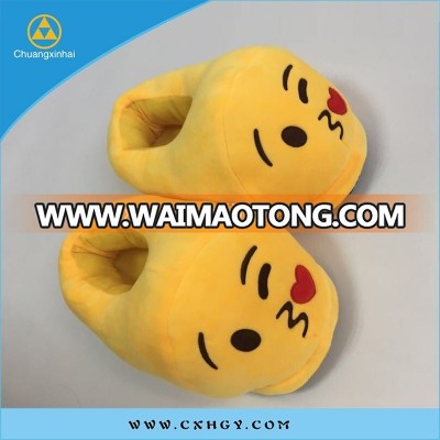 High Quality Factory Sale Plush Blowing Kisses Emoji Slipper